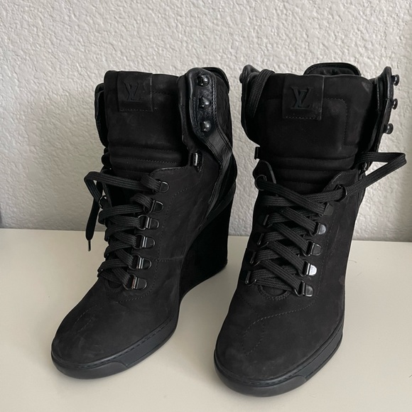 W Suede Louis Vuitton Wedge Booties - Picture 8 of 16